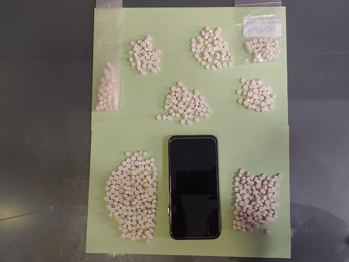 Sapulidi NEWS : Polda Metro Jaya Ungkap Peredaran 500 Butir Ekstasi di Apartemen Jakbar, Dua Pria Diamankan